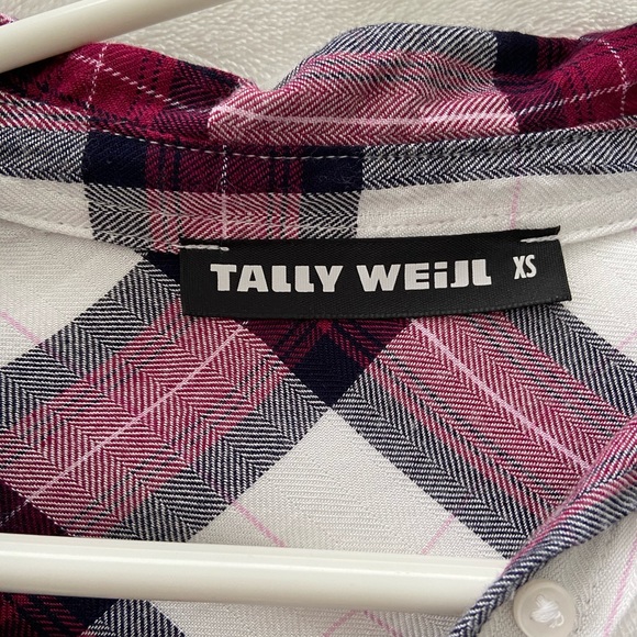 Red and black soft plaid button up xs - Picture 3 of 3